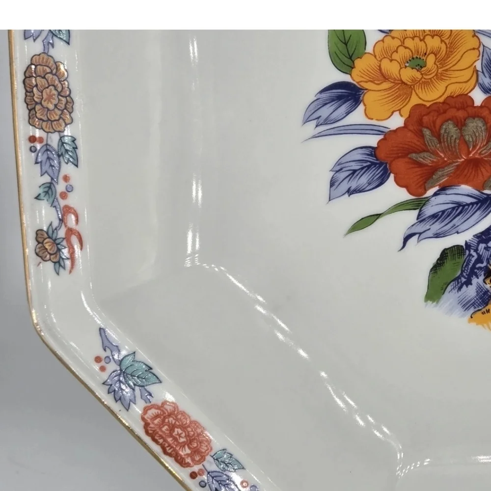Japanese porcelain Arita Porcelain Deep Plate Handpainted Floral Motif Gold Rim